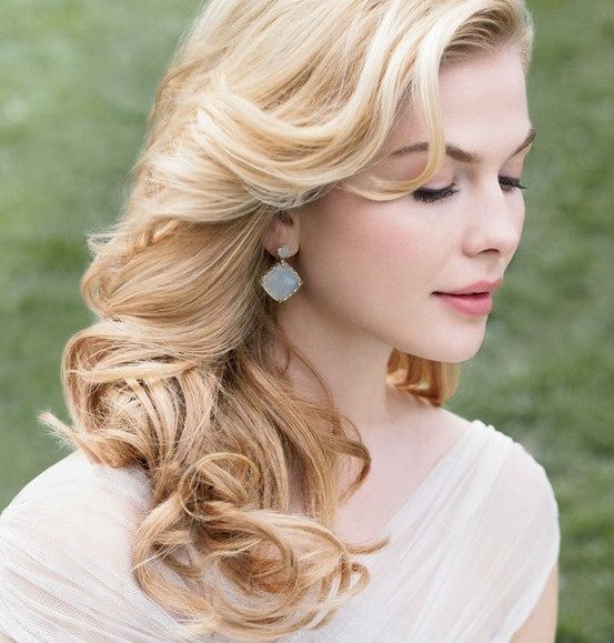 Loose Curly Hairstyle for Wedding