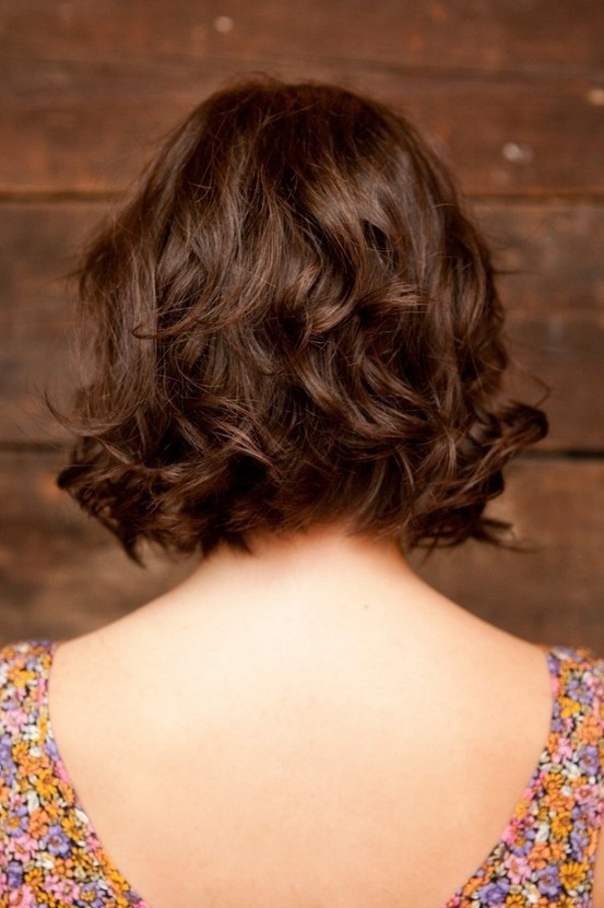 Mid-length Wavy Bob Hairstyle for Brown Hair