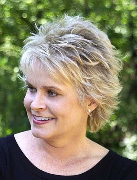 20 Great Short Hairstyles for Women Over 50 - Pretty Designs