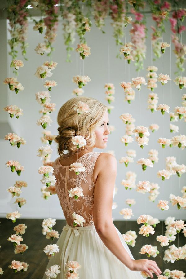 20 Ideas to Make Floral Backdrop - Pretty Designs