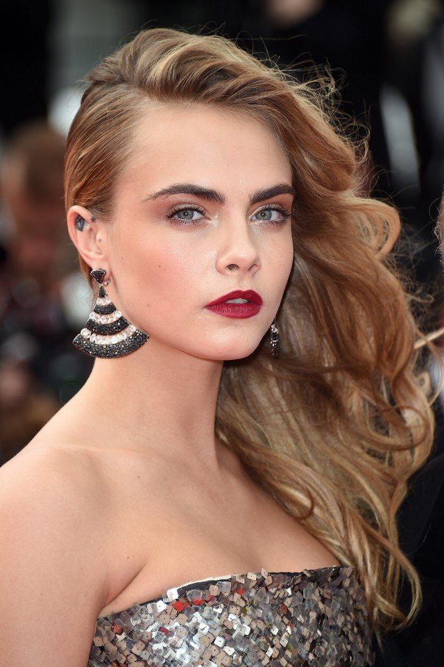 Cara Delevingne Glamorous Side Swept Hairstyle