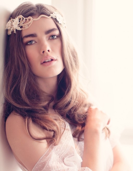 Glamorous Long Wavy Hairstyle with Headband