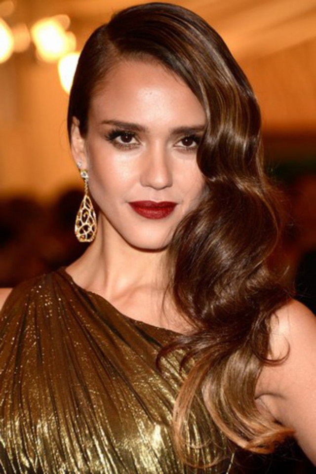 Jessica Alba Long Wavy Hair