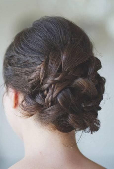 Top 12 Romantic Hairstyles for Summer