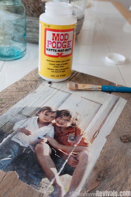 10 DIY Photo Frames with Pallets