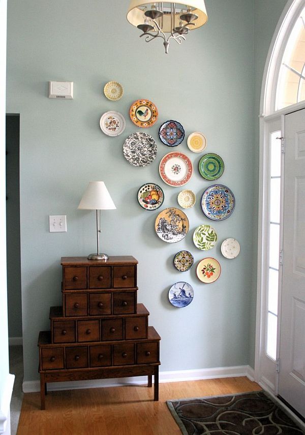 Eye-catching Plate Walls