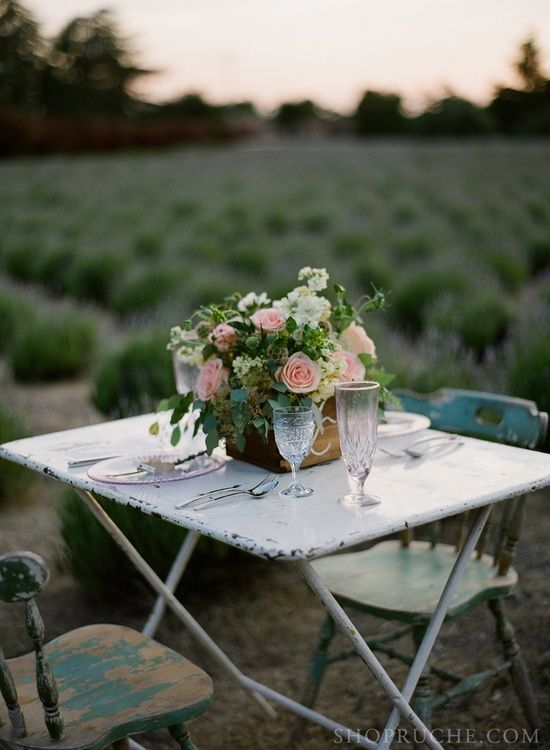 20 Ideas to Set a Romantic Table