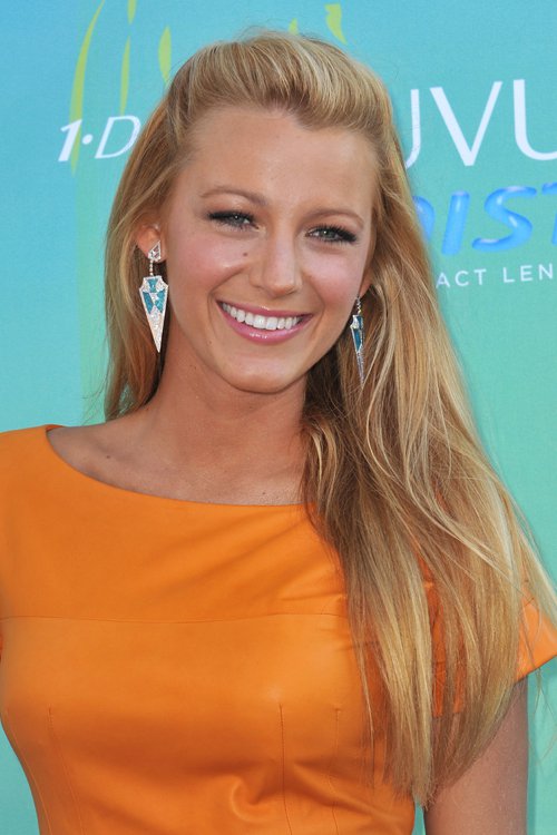 BLAKE LIVELY Sweptback Hairstyle