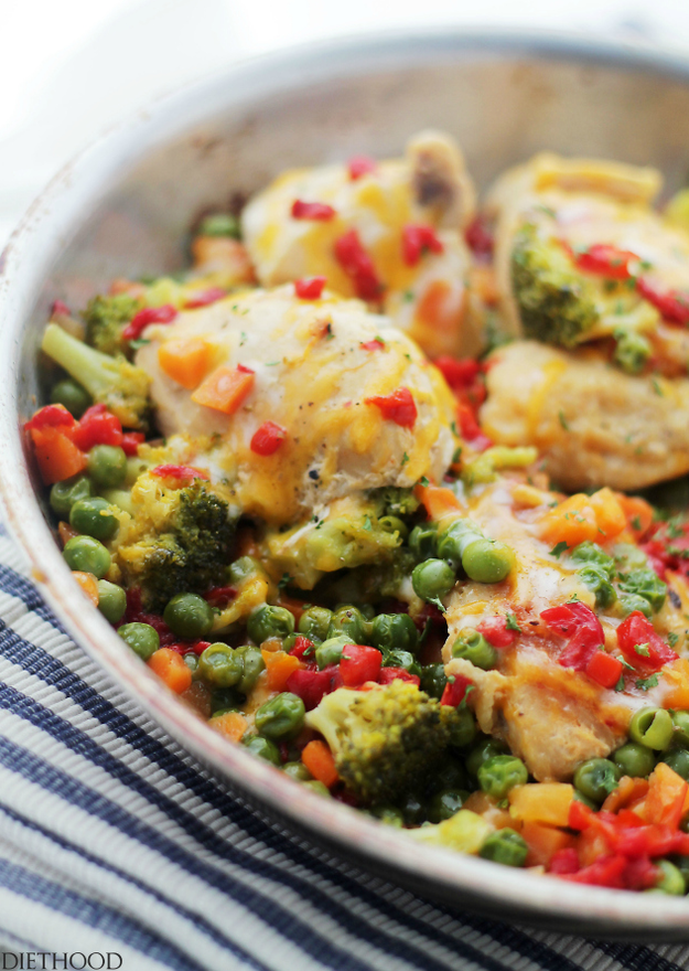 Cheesy Chicken and Vegetables Skillet