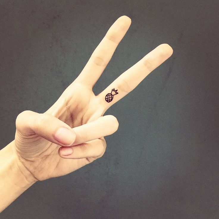 15 Tiny Tattoos You Can’t Wait to Have