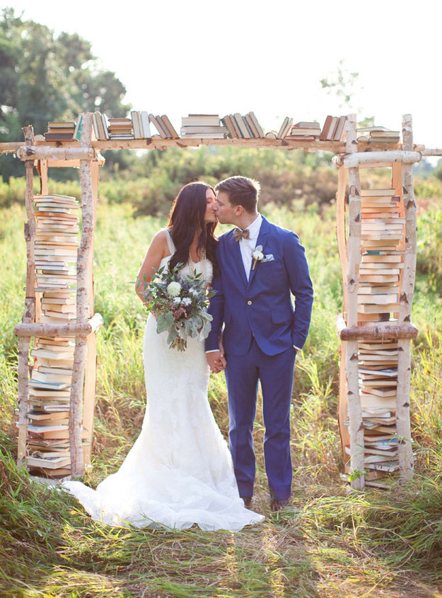 15 Wedding Ideas in School Themes