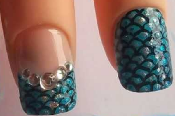 Blue Fish Scale Nails