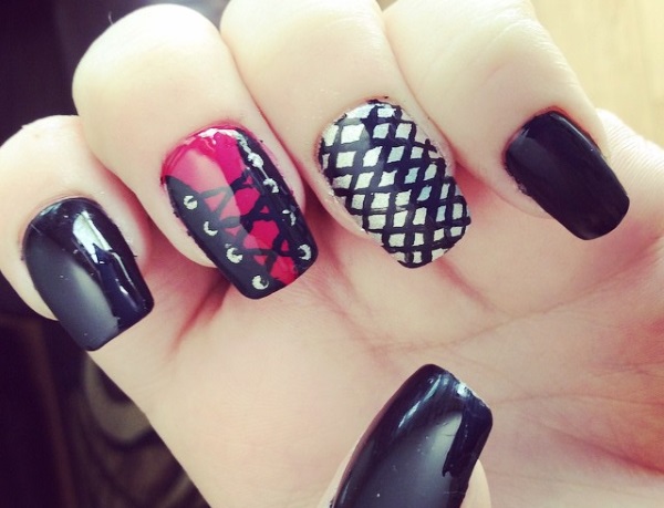 Cute Fishnet Nail Design