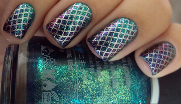 20 Alluring Fishnet Nail Designs - Pretty Designs