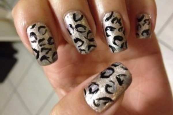 Metallic Leopard Print Nails