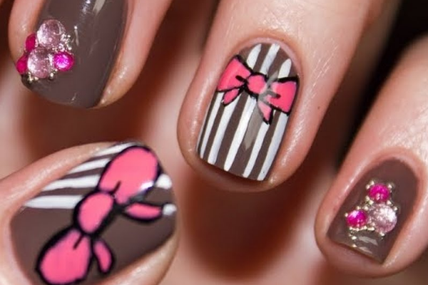 Striped Bow Nails