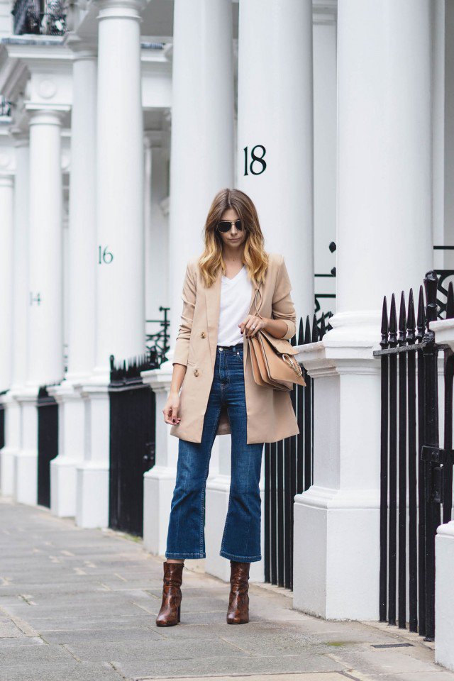 22 Chicest Ways to Wear Flared Jeans - Pretty Designs