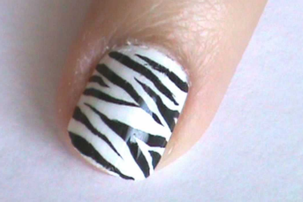 Zebra Print Nails