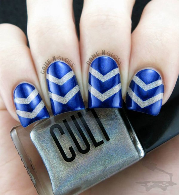 Blue and grey zigzag nails