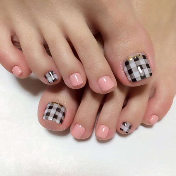 Cute Pink Gingham Toenail Design