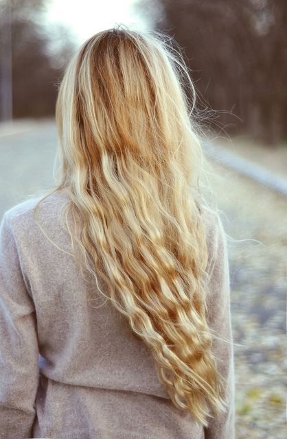 Long Blonde Waves