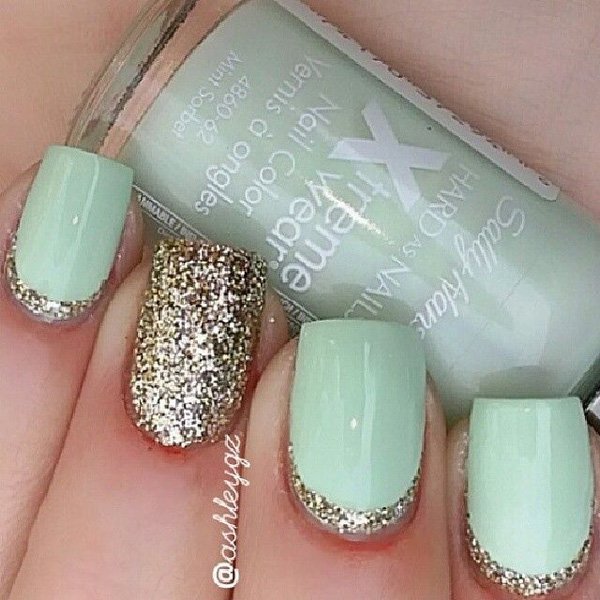 Mint Glitter Nail Design