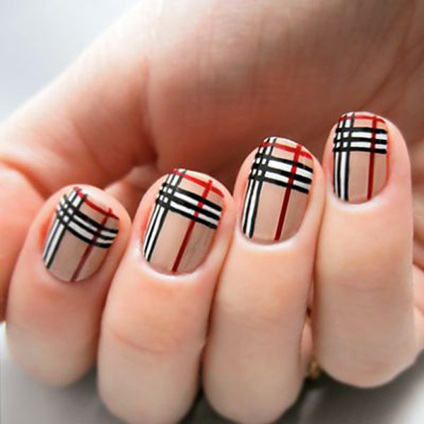 20 Classy Plaid Nail Design Ideas - Pretty Designs