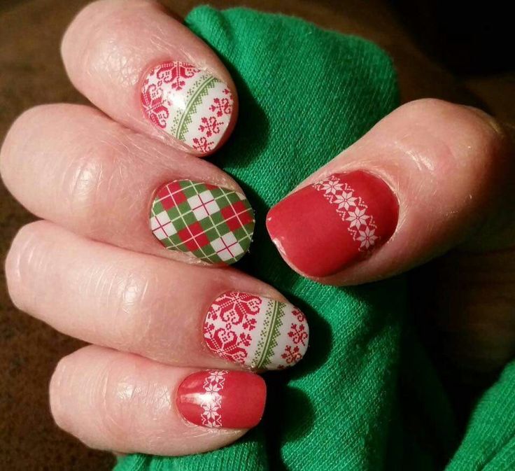 Sweater Nail