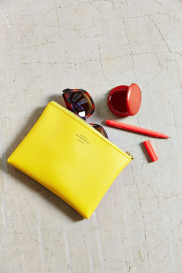 15 Brilliant Gift Ideas for Your Friends who Love Yellow - Pretty Designs