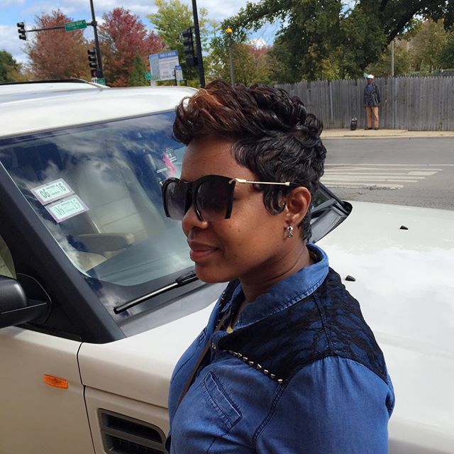 African American short ombre curly pixie cut