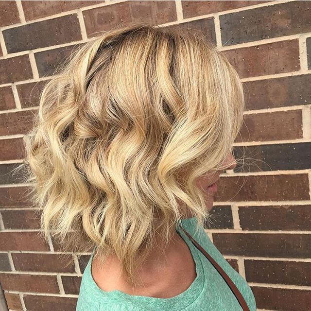 Blonde Messy Bob Hairstyle with beachy waves