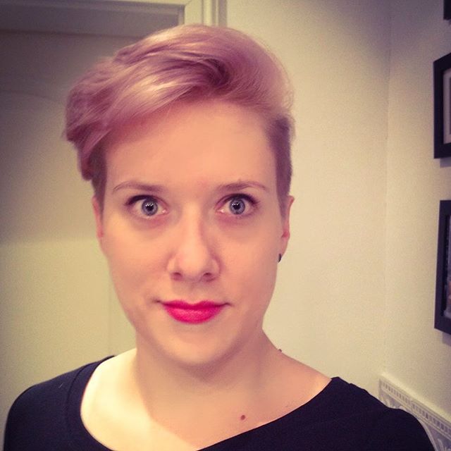 simple easy pink short pixie cut for fine thin hair for long faces
