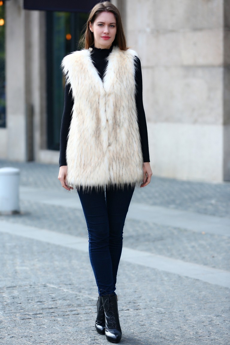 Creamy Faux Fur Vest