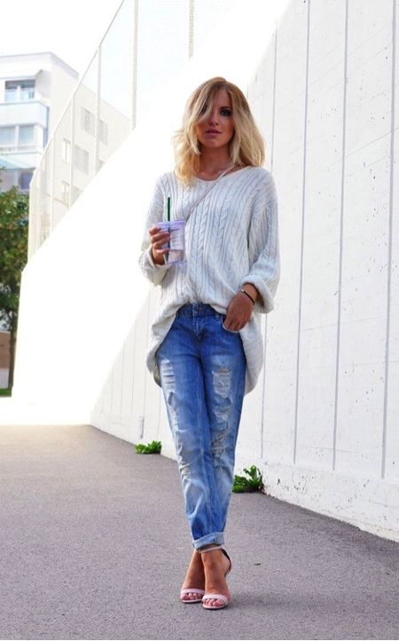 Oversized Sweater and Pale Jeans