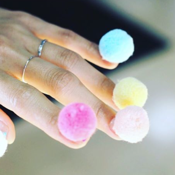 12 leuke en schattige Pom Pom Nail Designs Nails Pom - Pom Nail Designs 12 leuke en schattige Pom Pom Nail Designs Nails Pom - Pom Nail Designs