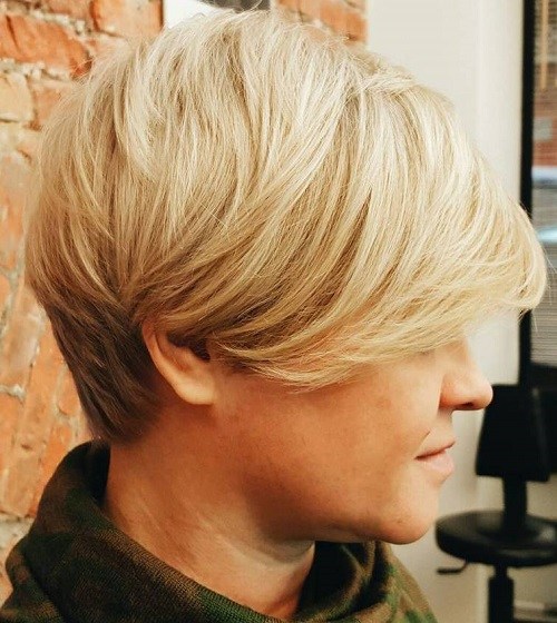 Sliver Short Hair with Side Parting