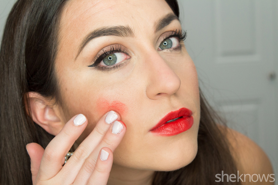 How-To-Wear-Lipstick-As-Blush-5