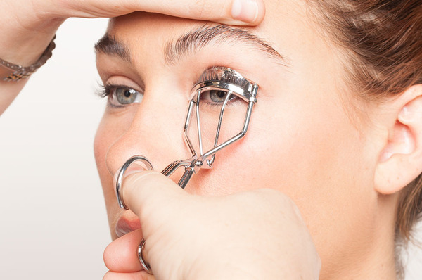 how-to-curl-eyelashes