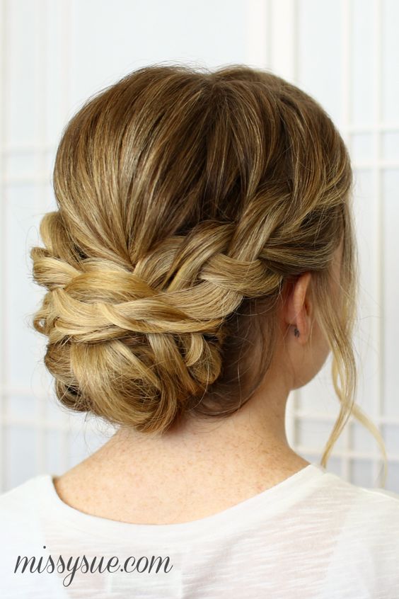 12 Bridesmaid Hairstyles For Your Next Wedding