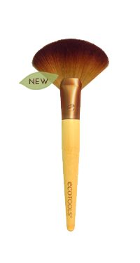 7 Makeup Brushes You Need In Your Collection