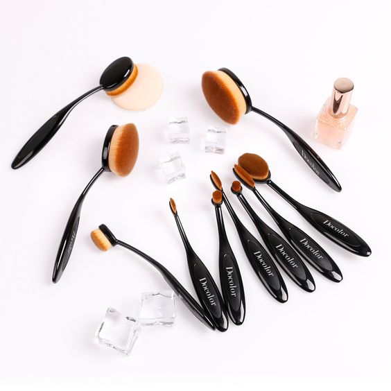 7 Reasons to Buy Oval Makeup Brushes