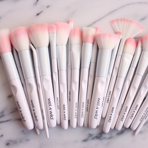 7 Tips For Cleaning Your Makeup Brushes