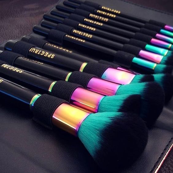 7 Tips For Cleaning Your Makeup Brushes