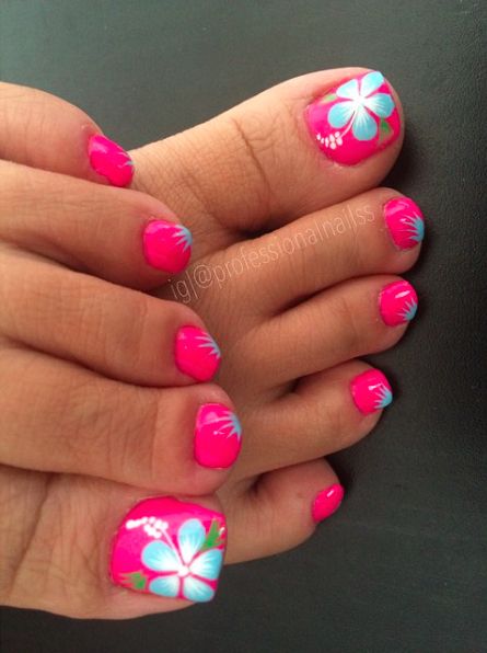 30 Really Cute Toe Nails for Summer - Pretty Designs