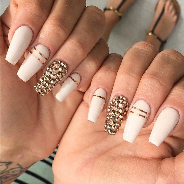 White Nails with Sparks via