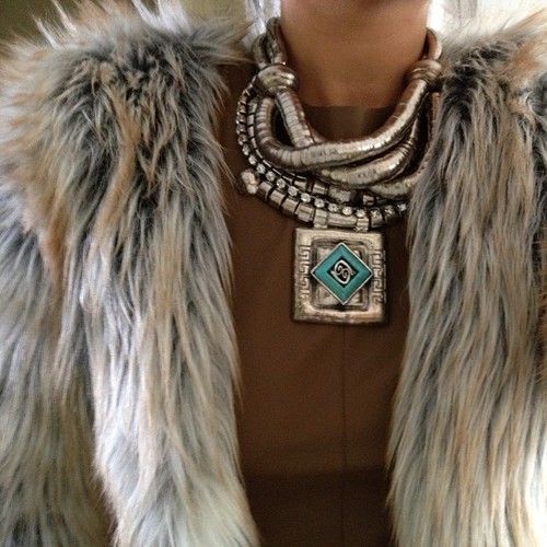 How to Choose the Right Jewelry For Any Outfit