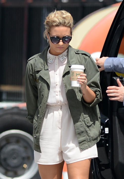 12 Demi Lovato Outfits You Can Rock Too