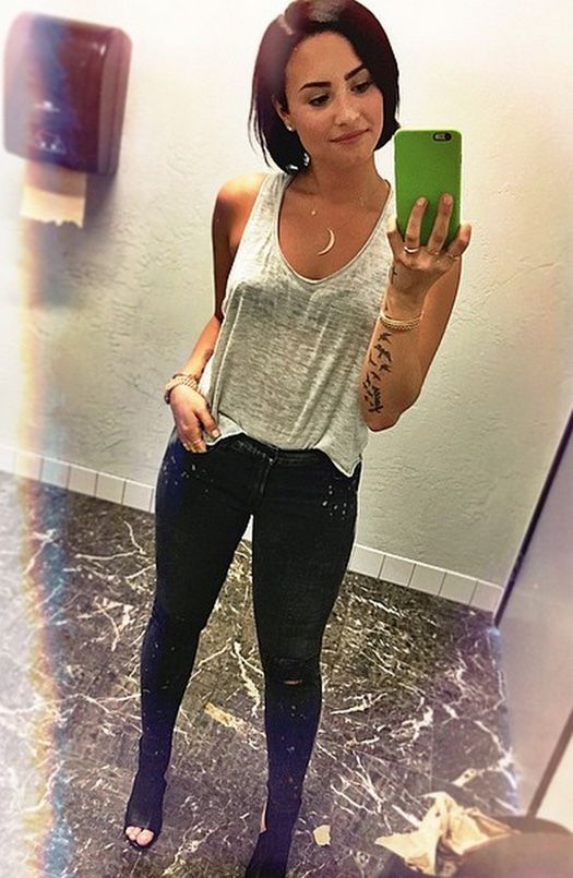 12 Demi Lovato Outfits You Can Rock Too