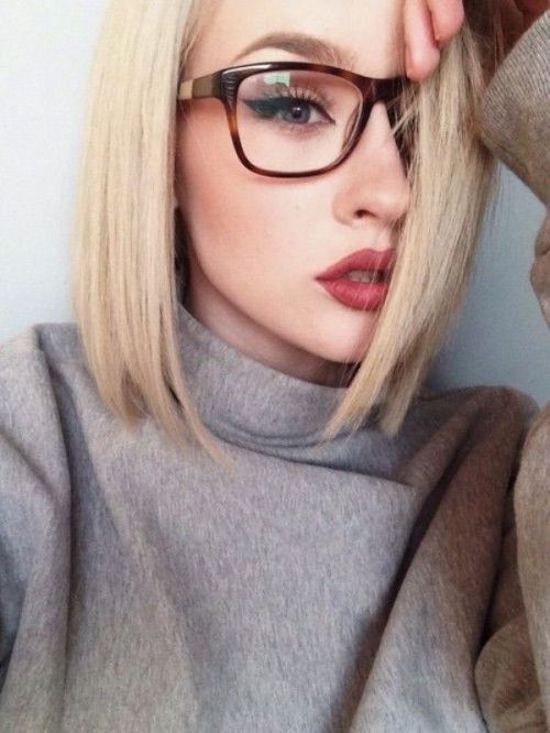 7 Makeup Tips For Women Who Wear Glasses