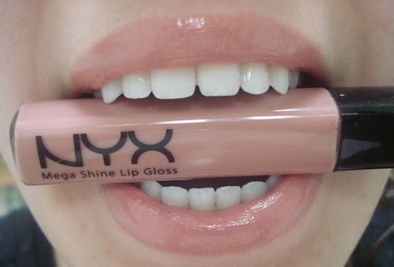 7 Reasons Lip Gloss is Underrated